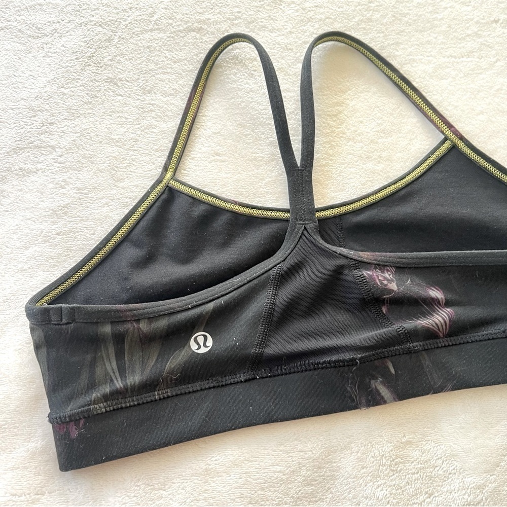 Lululemon Flow Y Sports Bra in Black Floral